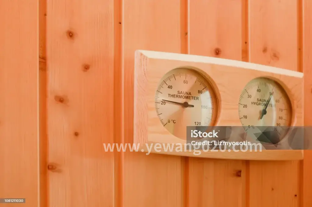 筋膜枪按摩肩部