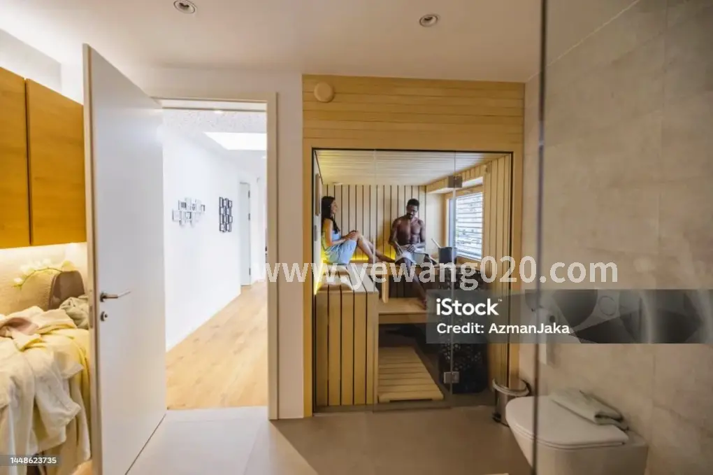 桑拿房外的休息区